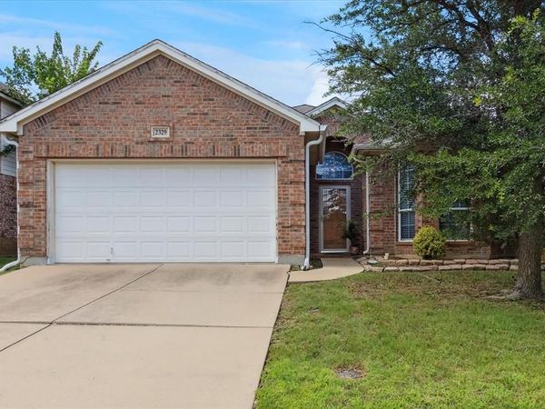 2329 Moccassin Lane, Fort Worth, TX 76177