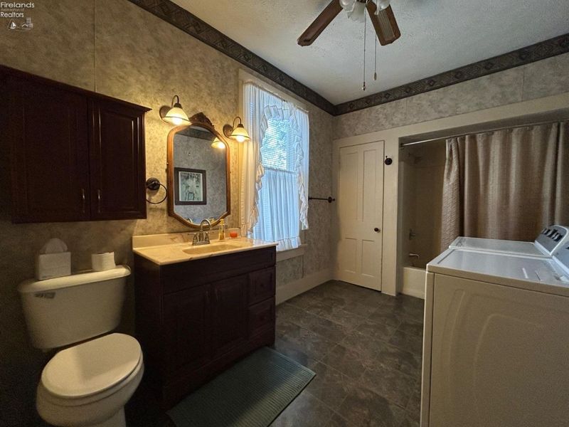 102 S Center, Milan, OH 44846 Photo 10