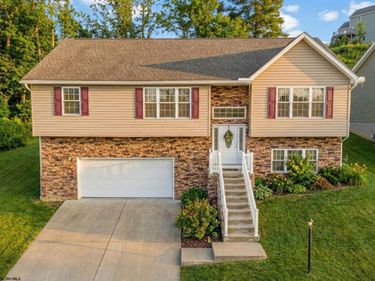 1 Stone Creek Drive, Morgantown, WV 26508