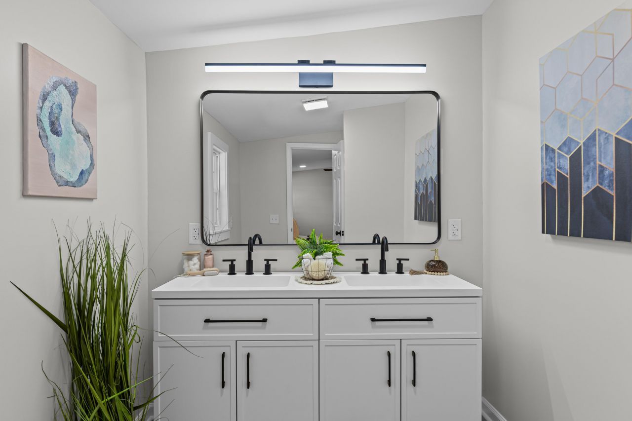 334 Glen Street Photo 16