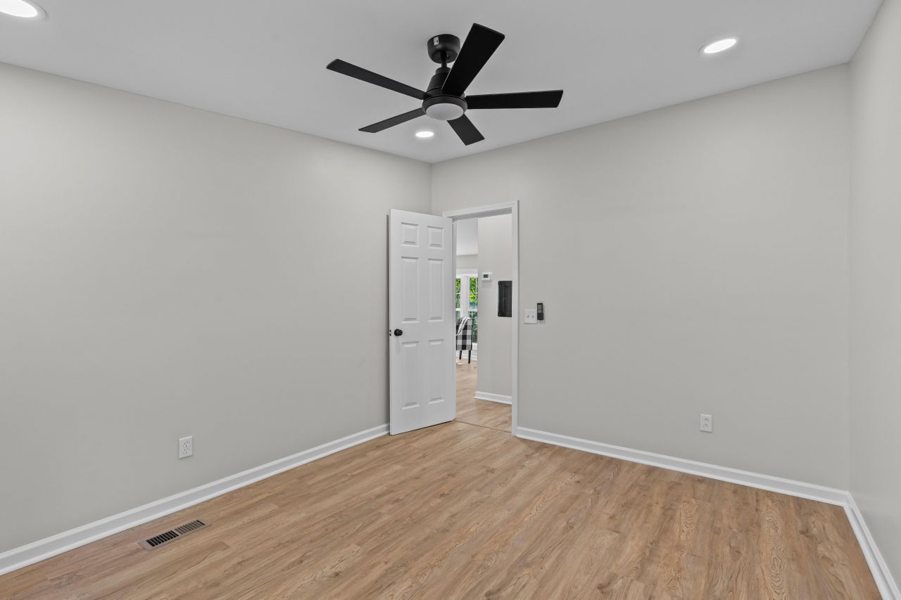 334 Glen Street Photo 24