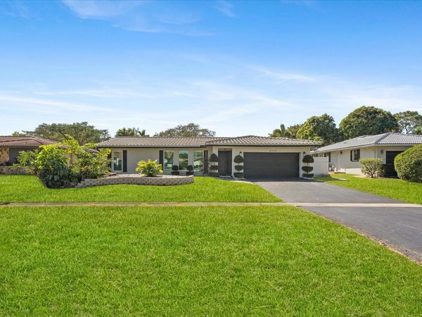 8264 Shadow Wood Blvd, Coral Springs, FL 33071