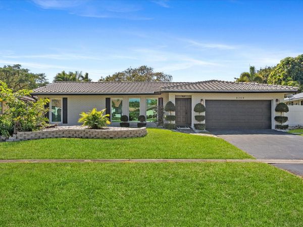8264 Shadow Wood Boulevard, Coral Springs, FL 33071