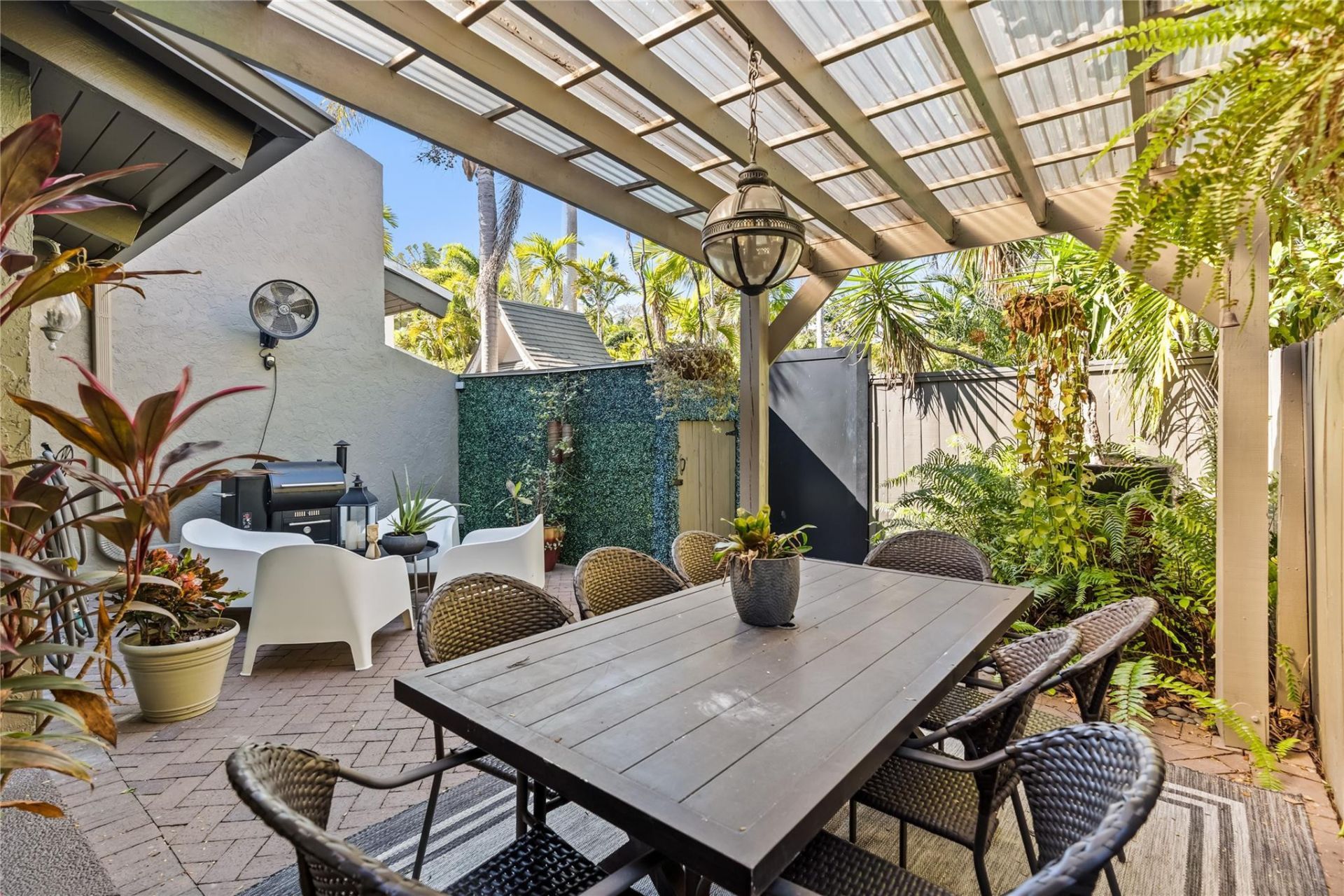 228 NE 16th Ter, Fort Lauderdale, FL 33301 Photo