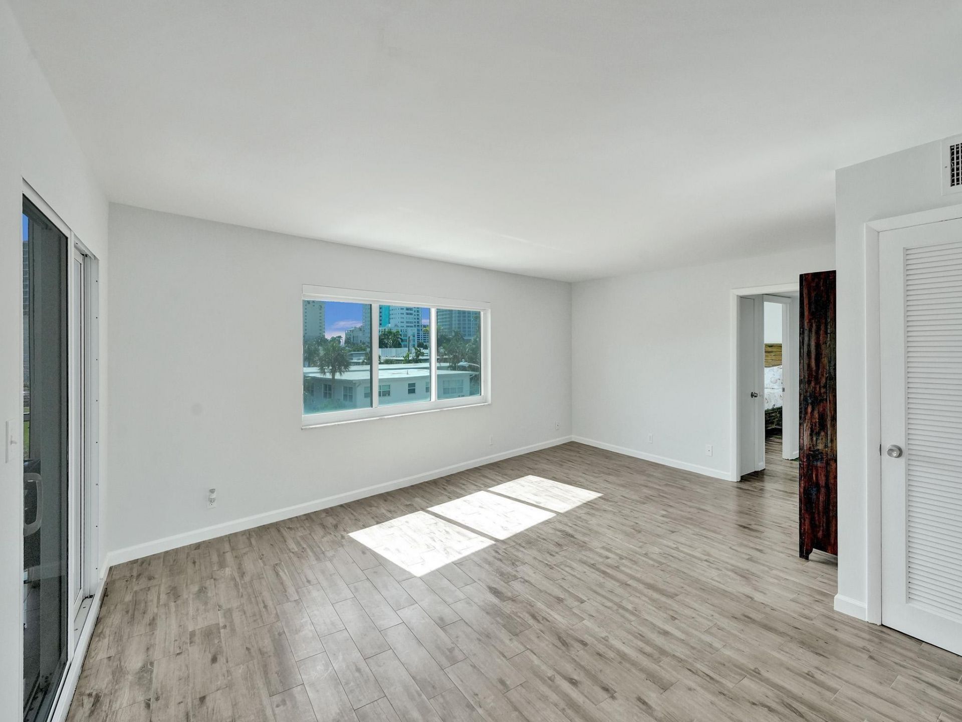 720 Bayshore Drive, Unit 302, Fort Lauderdale, FL 33304 Photo