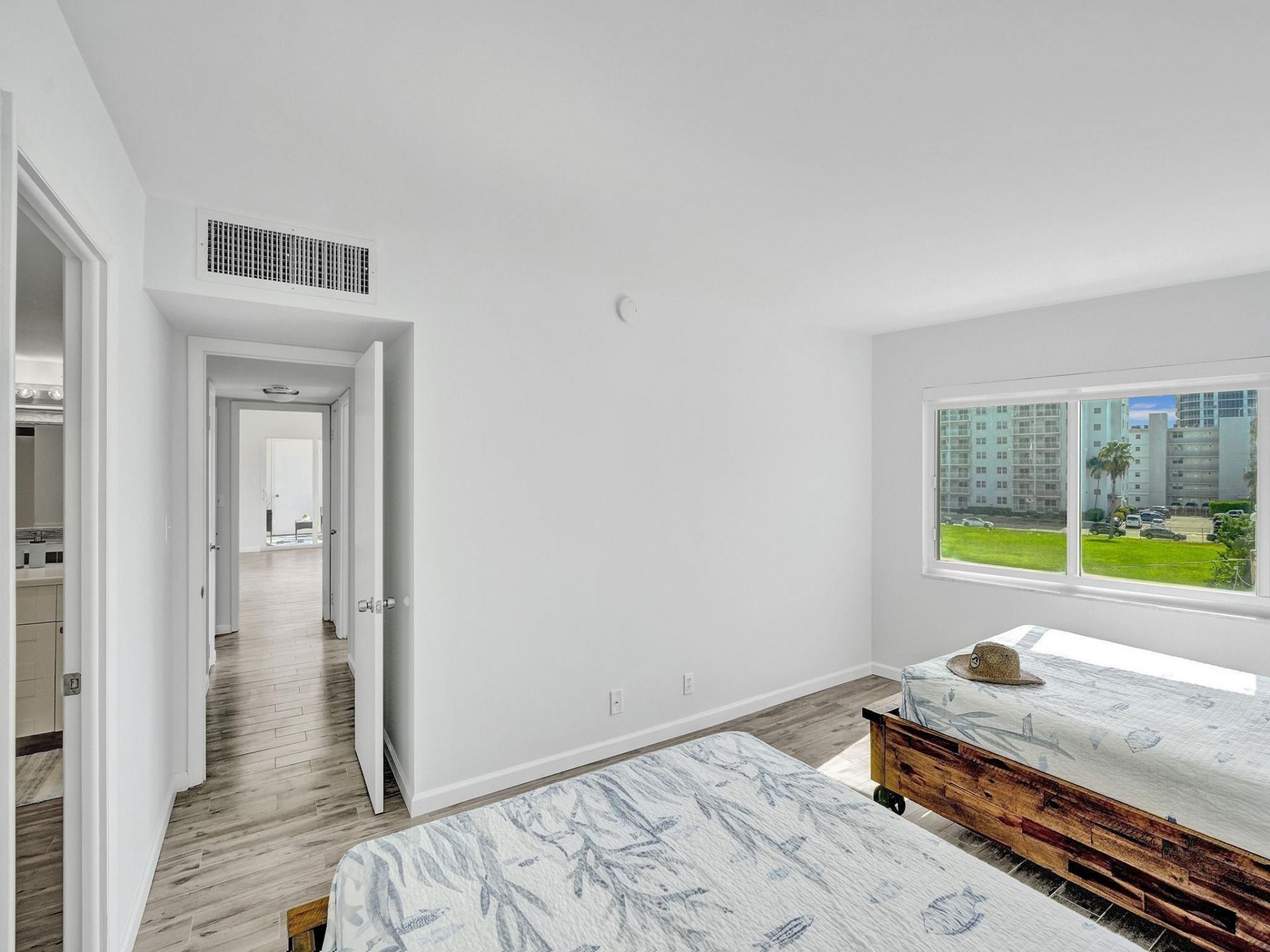 720 Bayshore Drive, Unit 302, Fort Lauderdale, FL 33304 Photo