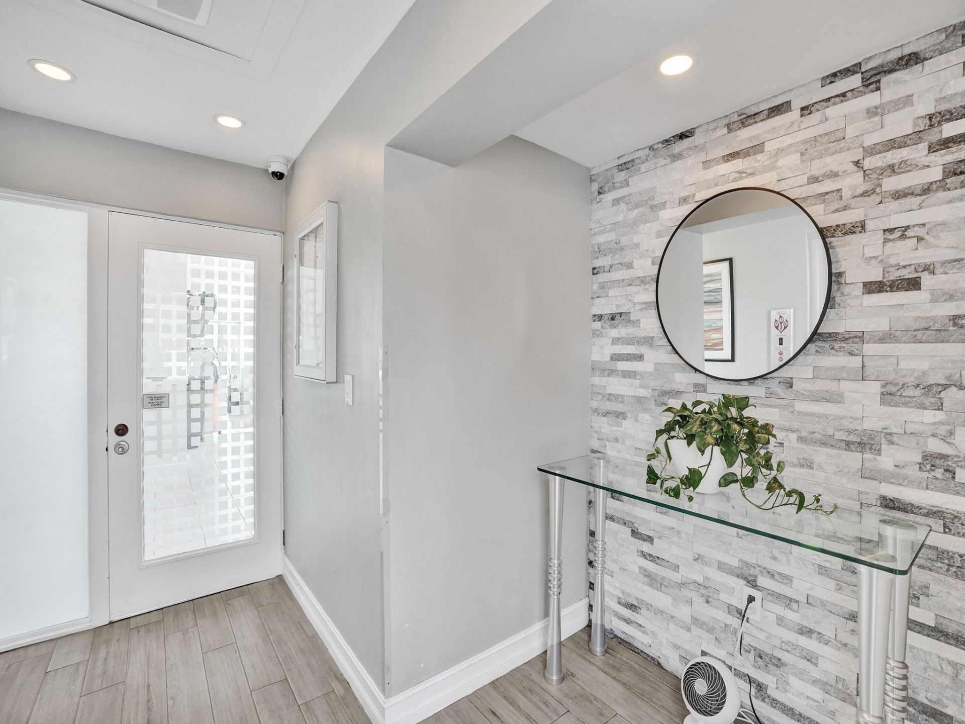 720 Bayshore Drive, Unit 302, Fort Lauderdale, FL 33304 Photo