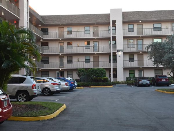10120 Sunrise Lakes Blvd, Unit 405, Sunrise, FL 33322