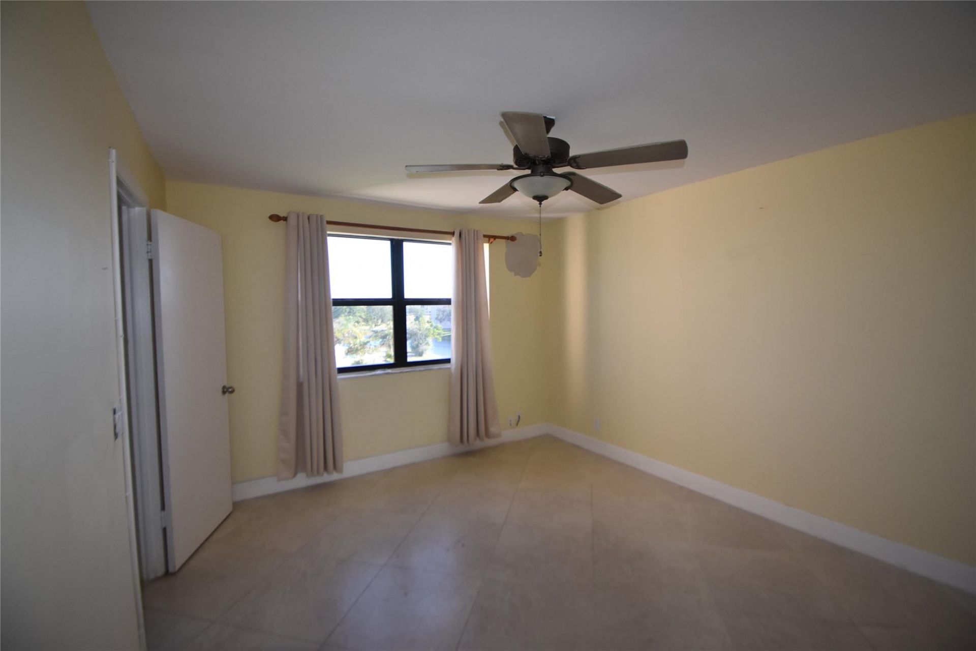 10120 Sunrise Lakes Boulevard, Unit 405, Sunrise, FL 33322 Photo
