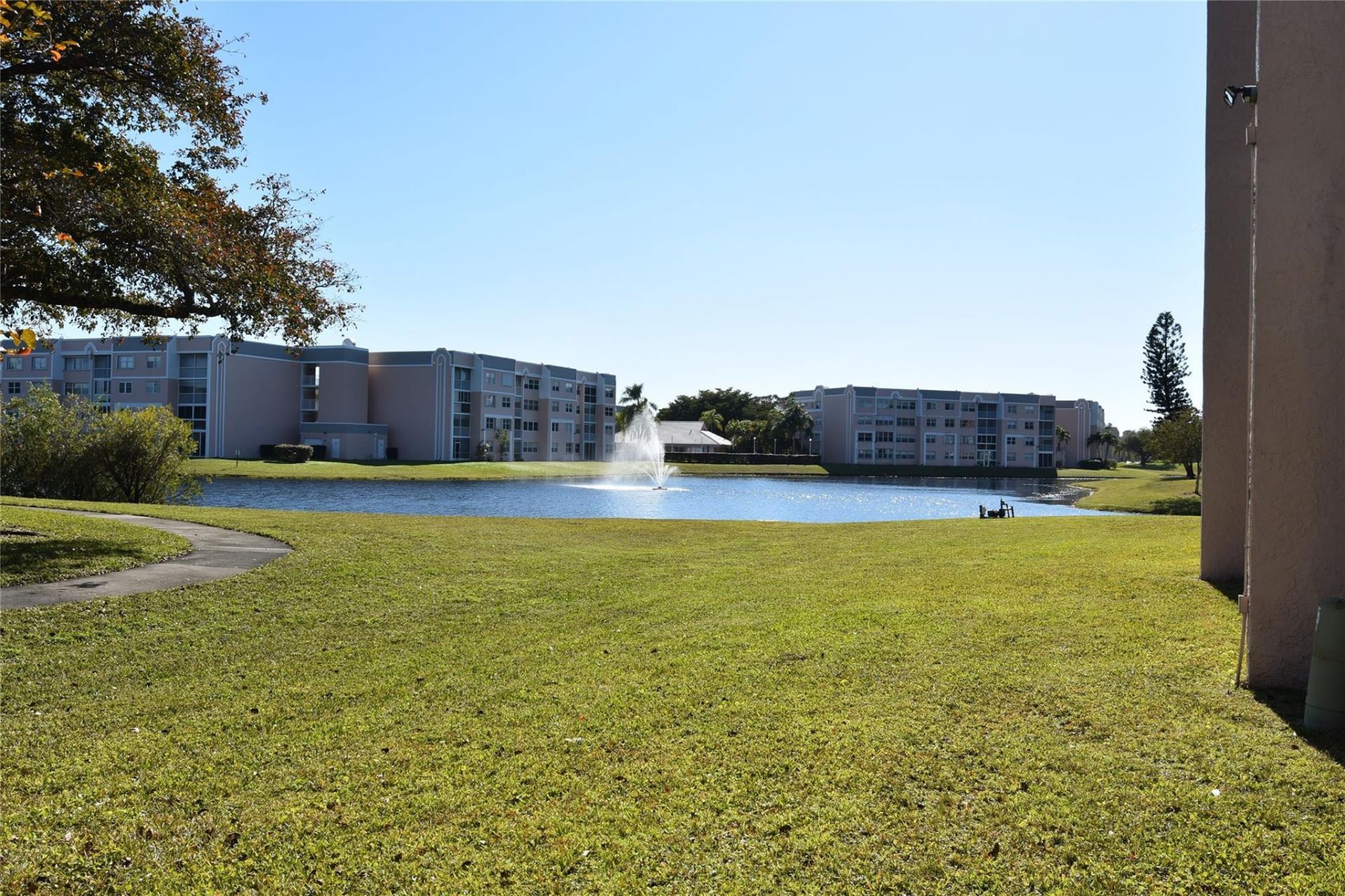 10120 Sunrise Lakes Boulevard, Unit 405, Sunrise, FL 33322 Photo