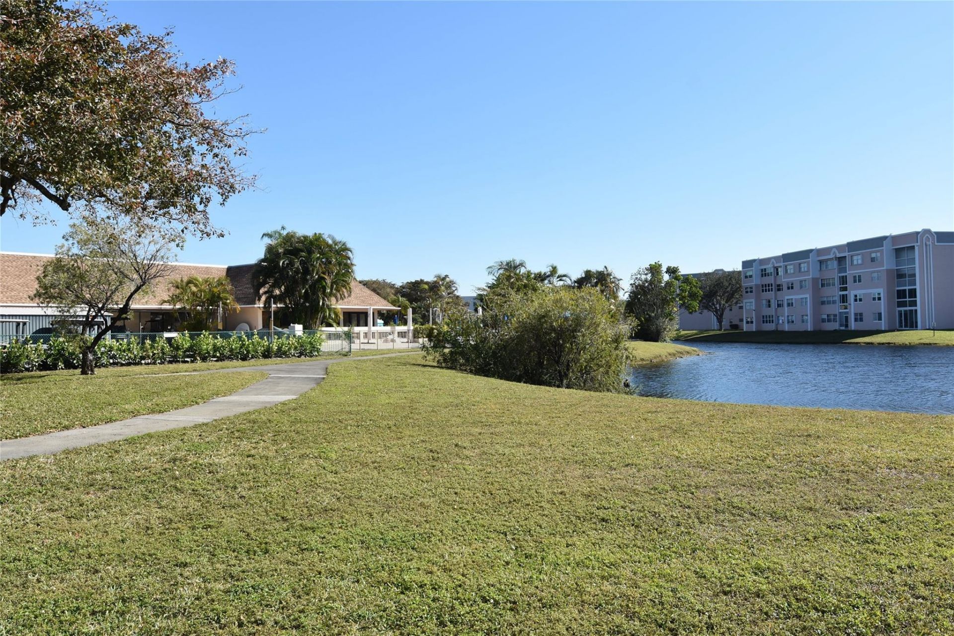 10120 Sunrise Lakes Boulevard, Unit 405, Sunrise, FL 33322 Photo