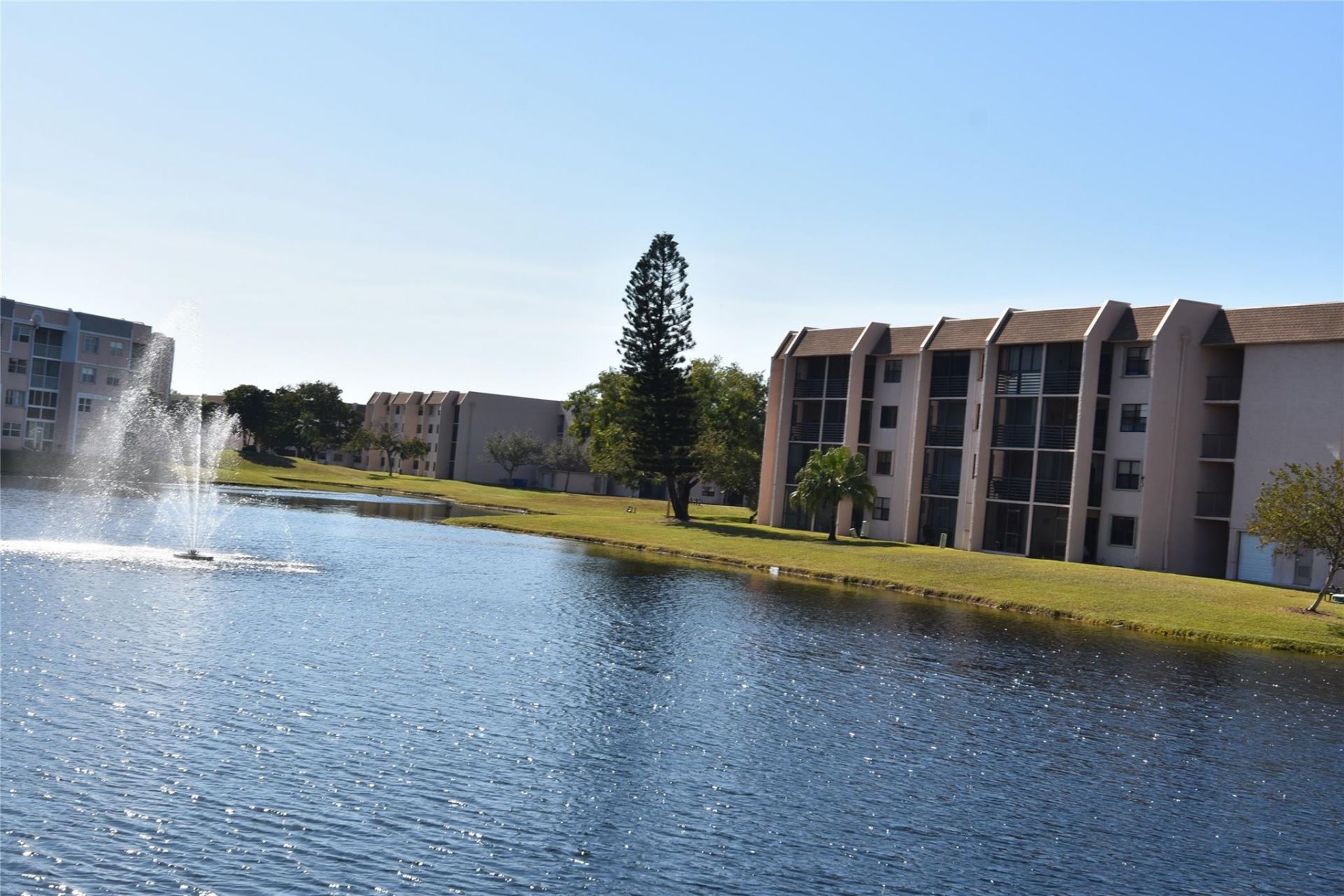 10120 Sunrise Lakes Boulevard, Unit 405, Sunrise, FL 33322 Photo