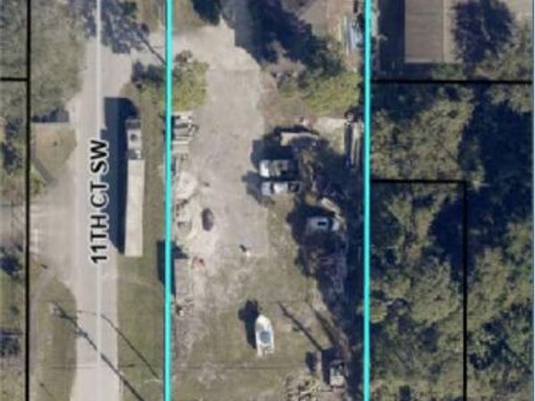 866 11th Ct Sw Court SW, Vero Beach, FL 32962