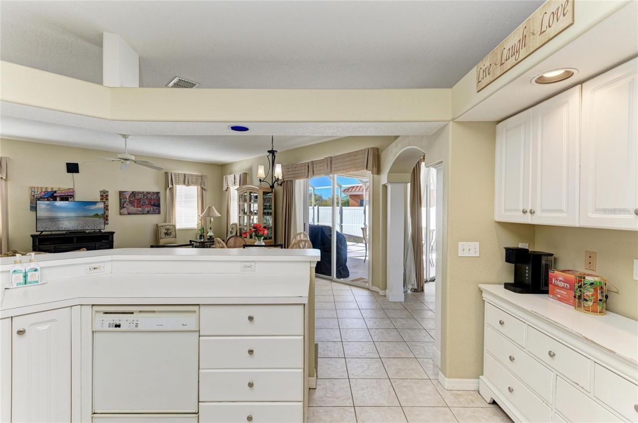 7122 42nd Court E, Sarasota, FL 34243 Photo