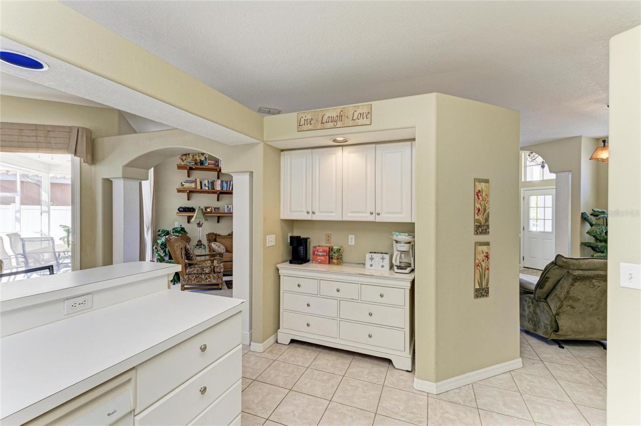 7122 42nd Court E, Sarasota, FL 34243 Photo