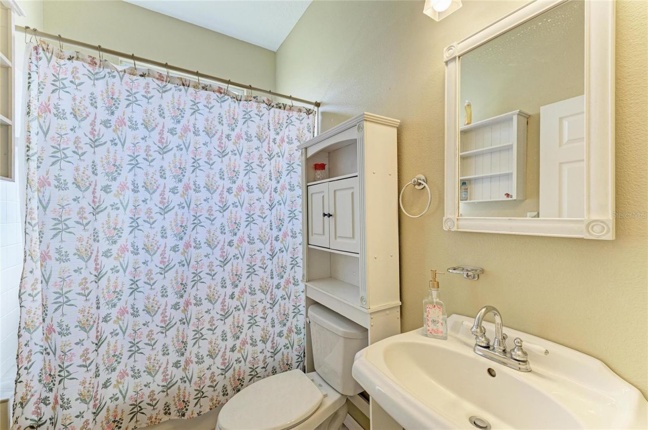 7122 42nd Court E, Sarasota, FL 34243 Photo