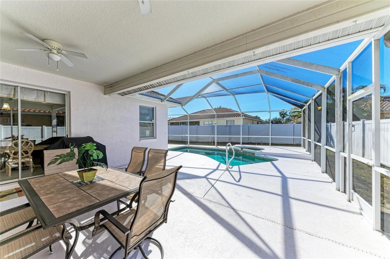 7122 42nd Court E, Sarasota, FL 34243 Photo