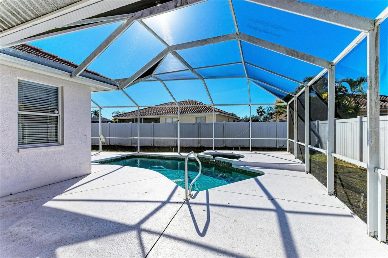 7122 42nd Court E, Sarasota, FL 34243 Photo