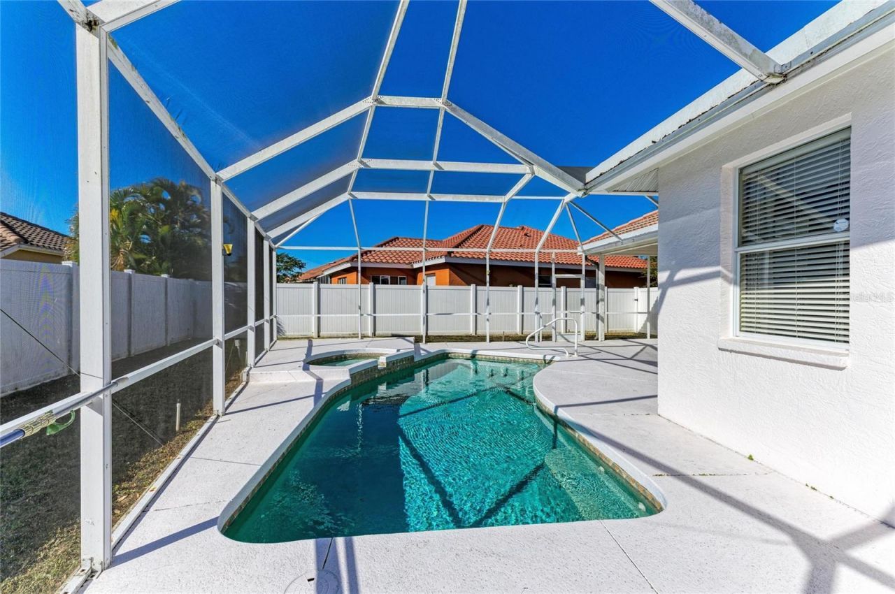 7122 42nd Court E, Sarasota, FL 34243 Photo