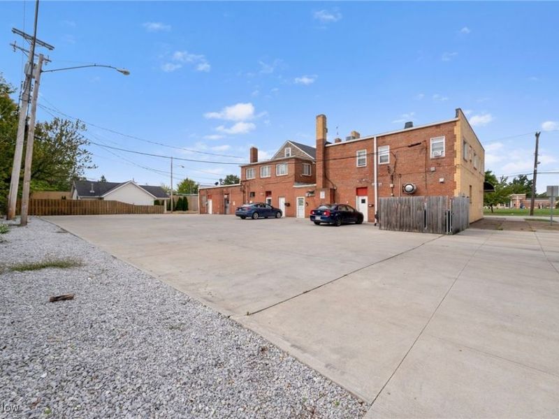 483 E 260th Street, Euclid, OH 44132 Photo 8