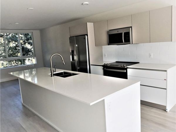 2555 NE 193rd St , Unit 2204, Miami, FL 33180