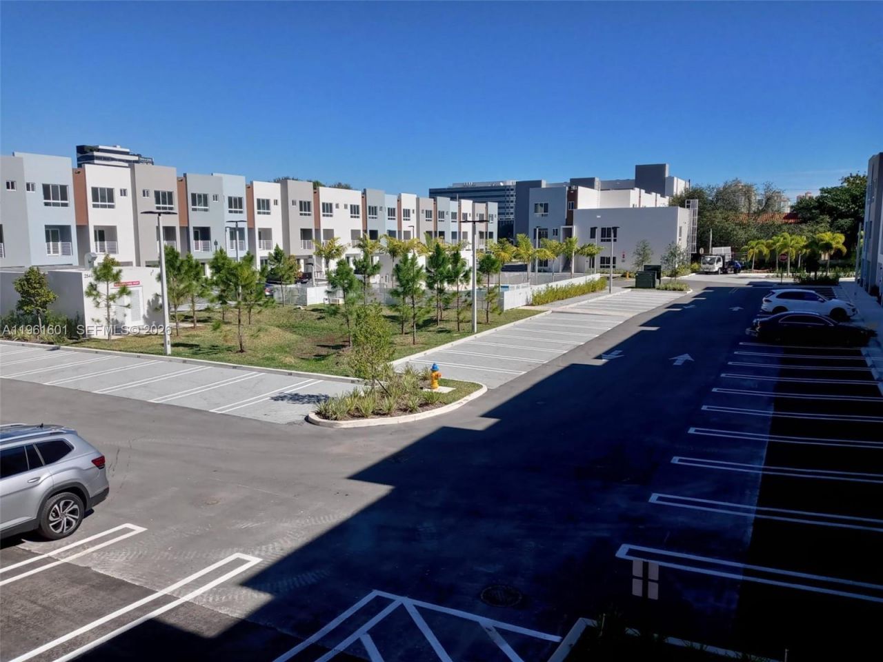 2555 NE 193rd St, Unit 2204, Miami, FL 33180 Photo