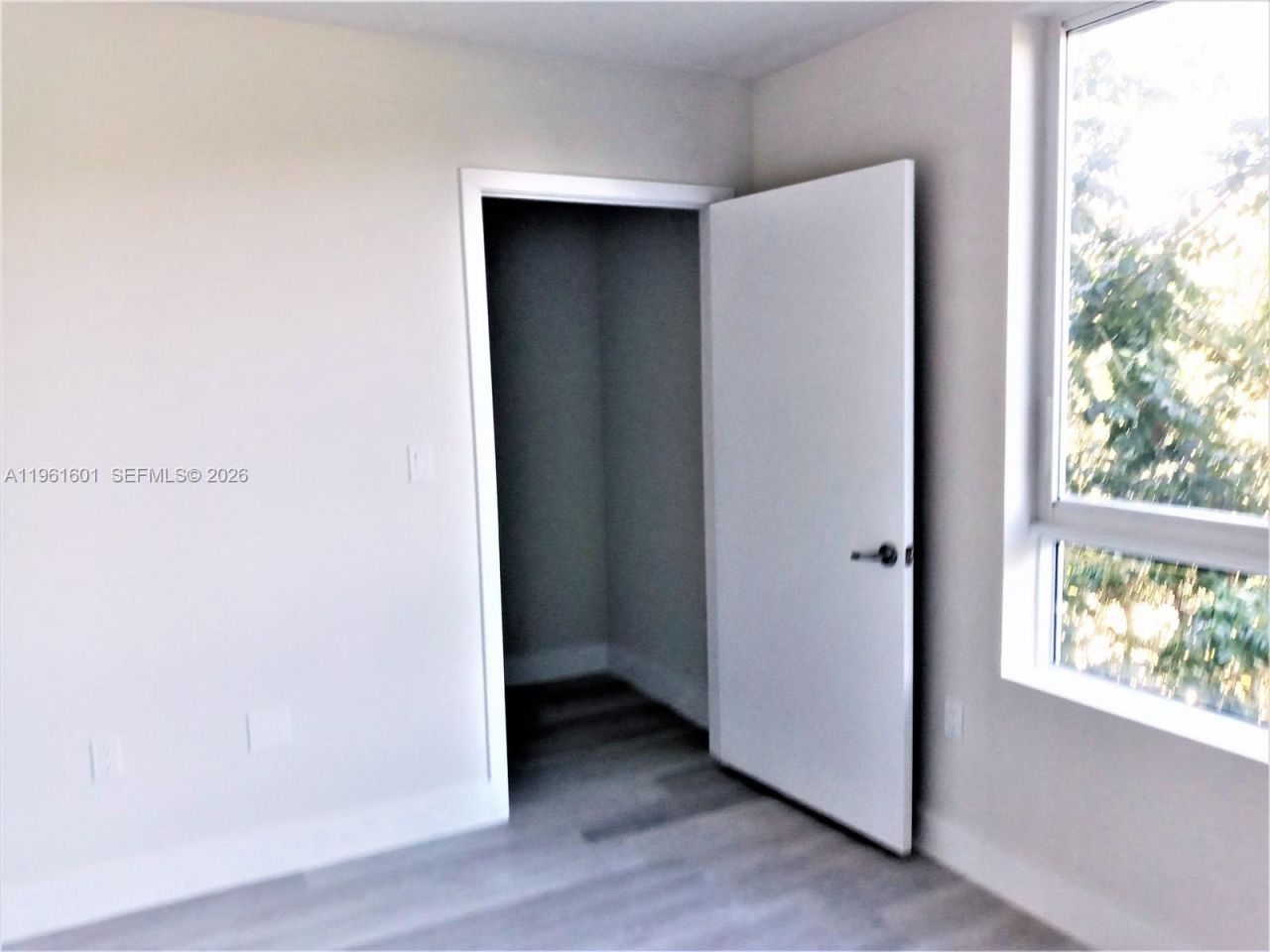 2555 NE 193rd St, Unit 2204, Miami, FL 33180 Photo