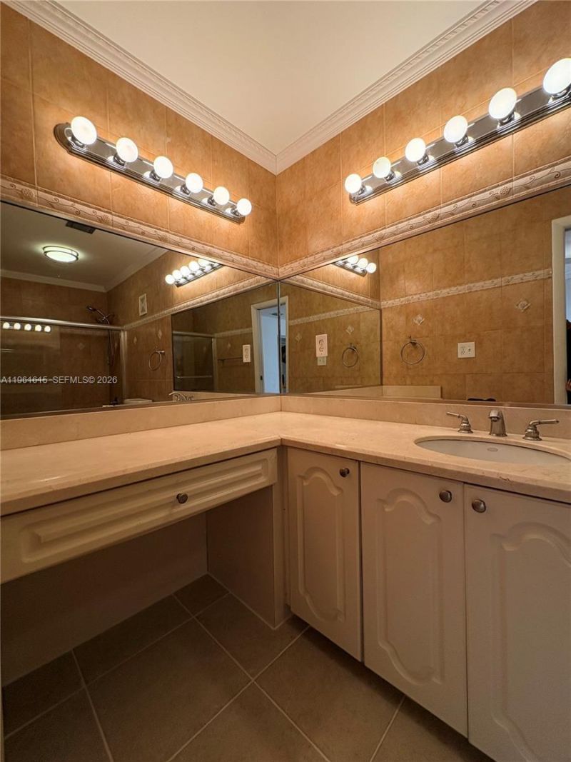 3855 Estepona Ave, Unit 10-D-1, Doral, FL 33178 Photo