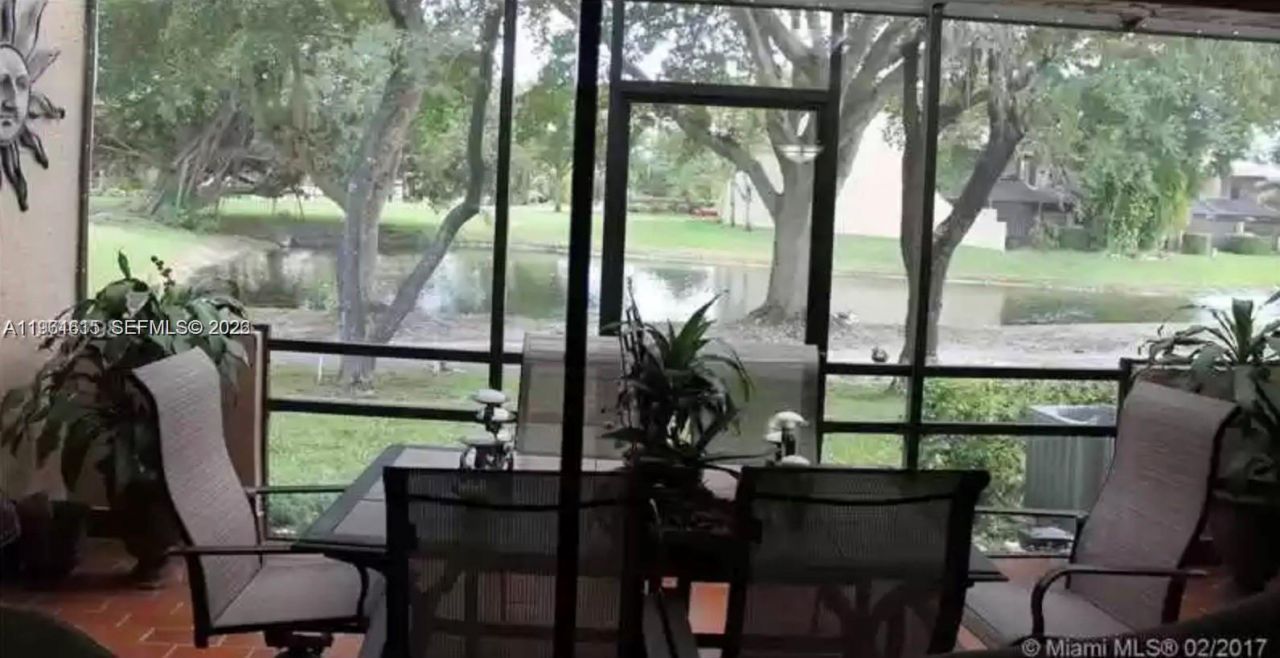 3855 Estepona Ave, Unit 10-D-1, Doral, FL 33178 Photo