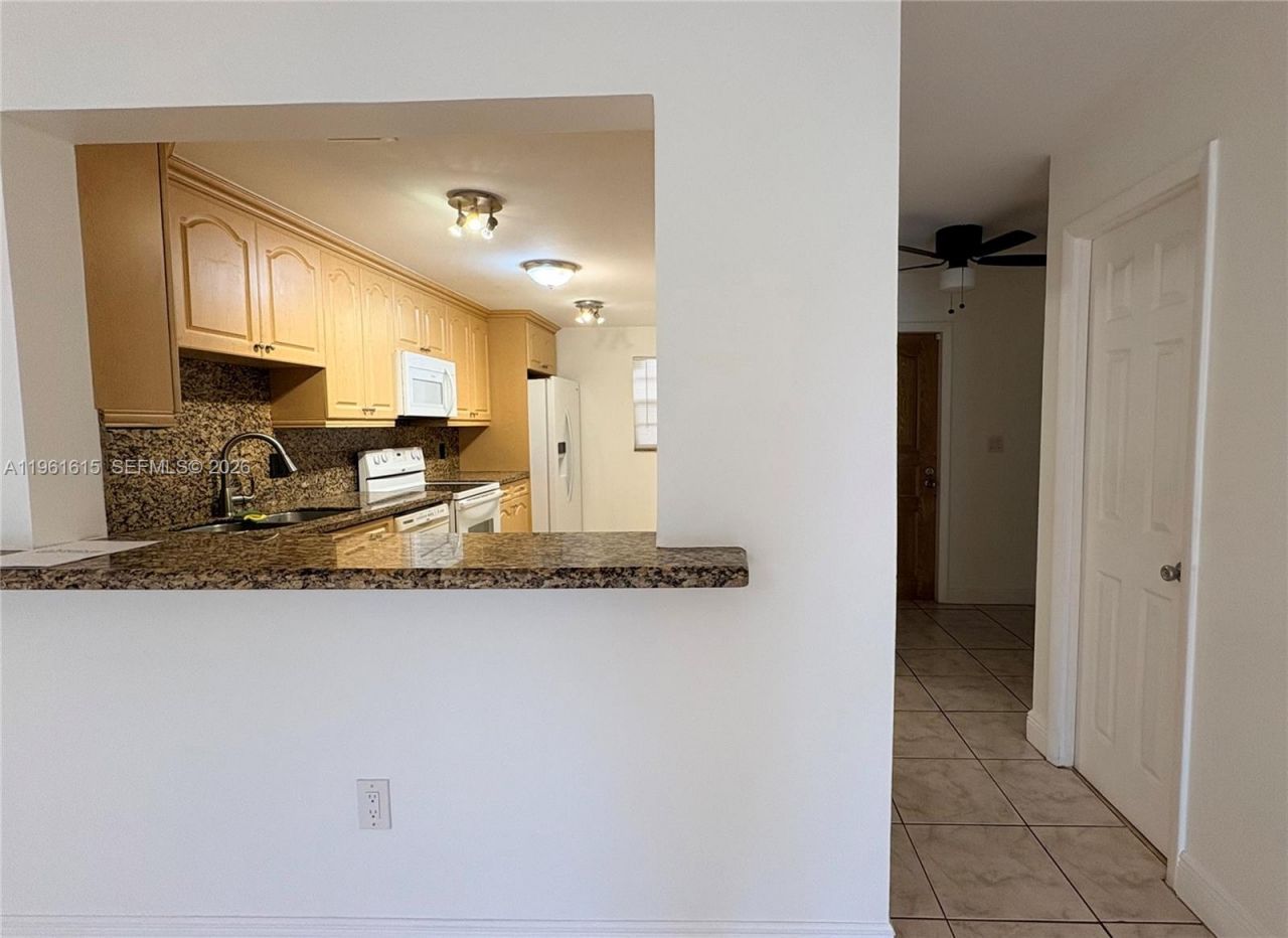 3855 Estepona Ave, Unit 10-D-1, Doral, FL 33178 Photo