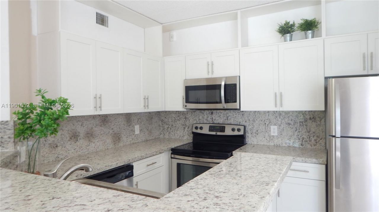 19877 E Country Club Dr, Unit 3104, Aventura, FL 33180 Photo