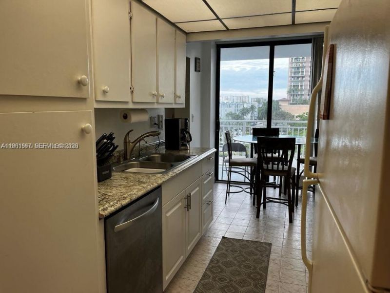 210 174th St , Unit 518, Sunny Isles Beach, FL 33160 Photo