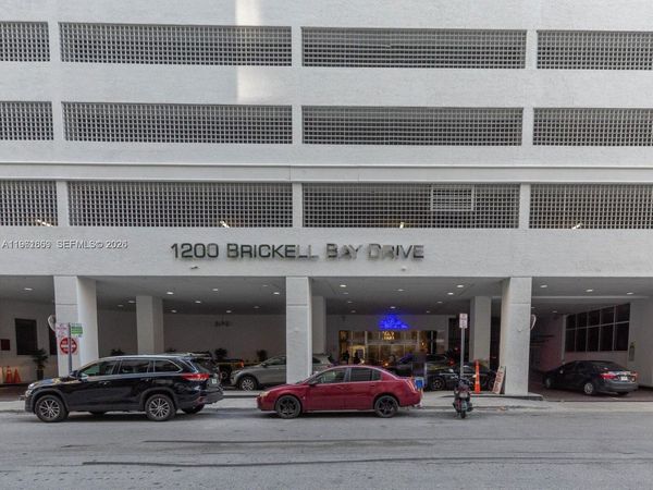 1200 Brickell Bay Dr, Unit 3210, Miami, FL 33131