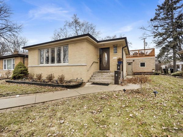 8612 Lawndale Avenue, Skokie, IL 60076