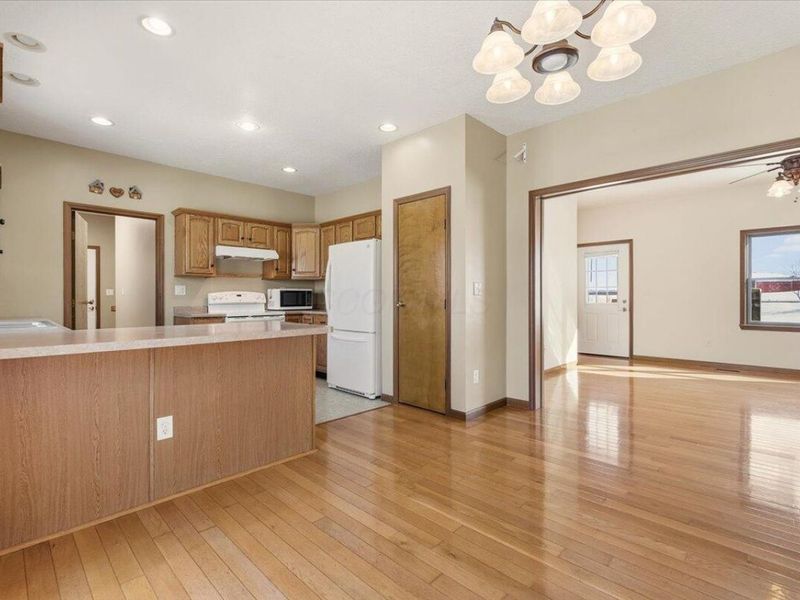 5249 Johnstown Road, Mount Vernon, OH 43050 Photo 9