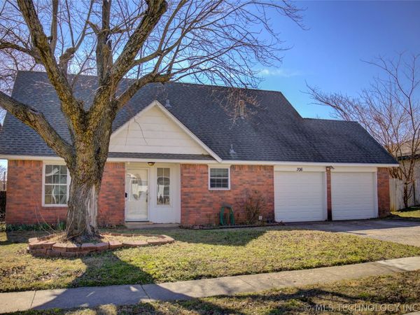 306 E 17th Street, Owasso, OK 74055