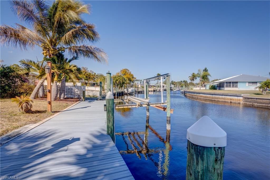 1280 Sunrise Dr, North Fort Myers, FL 33917 Photo