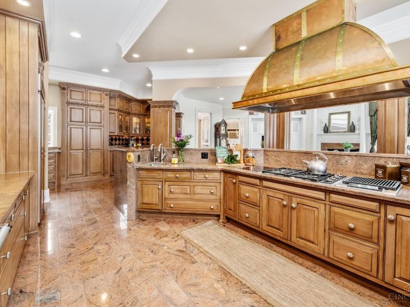 8500 Kugler Mill Road, Indian Hill, OH 45243 Photo 15