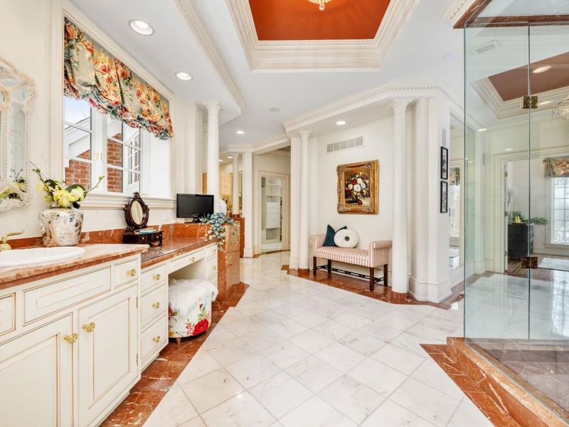 8500 Kugler Mill Road, Indian Hill, OH 45243 Photo 21