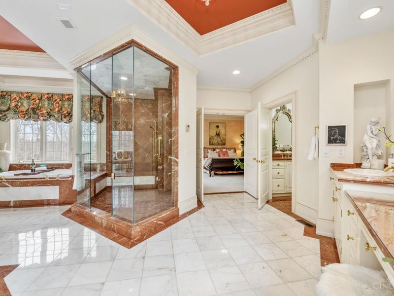 8500 Kugler Mill Road, Indian Hill, OH 45243 Photo 22