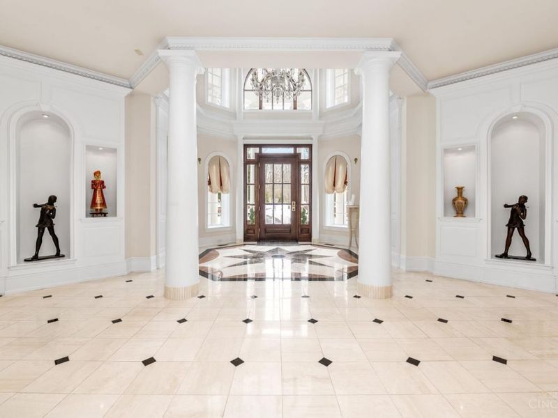 8500 Kugler Mill Road, Indian Hill, OH 45243 Photo 77