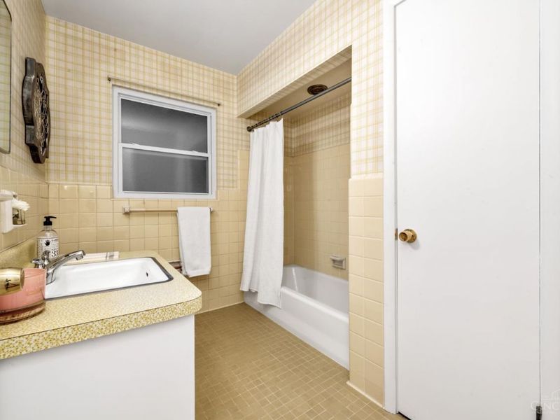 8500 Kugler Mill Road, Indian Hill, OH 45243 Photo 83