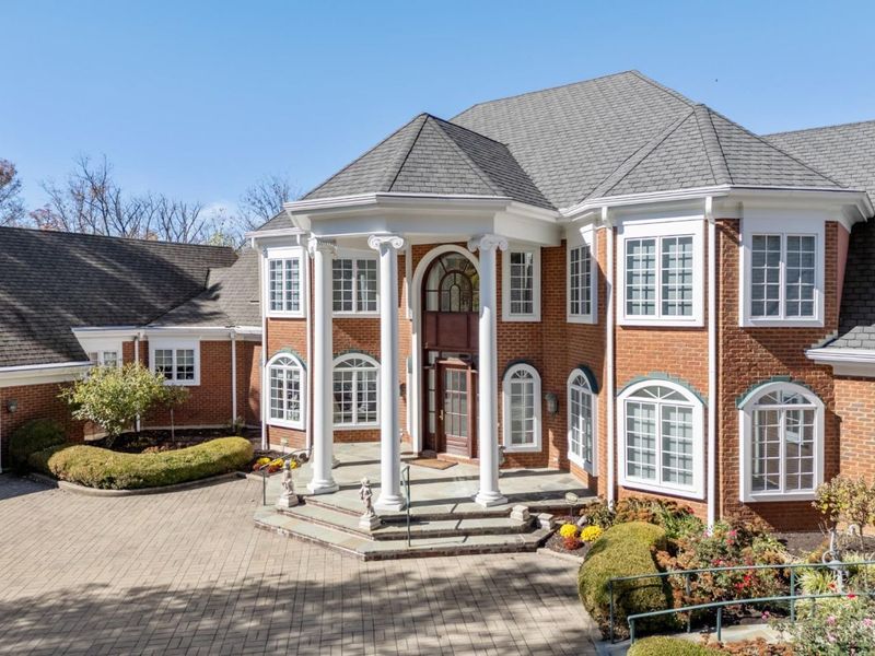 8500 Kugler Mill Road, Indian Hill, OH 45243 Photo 97