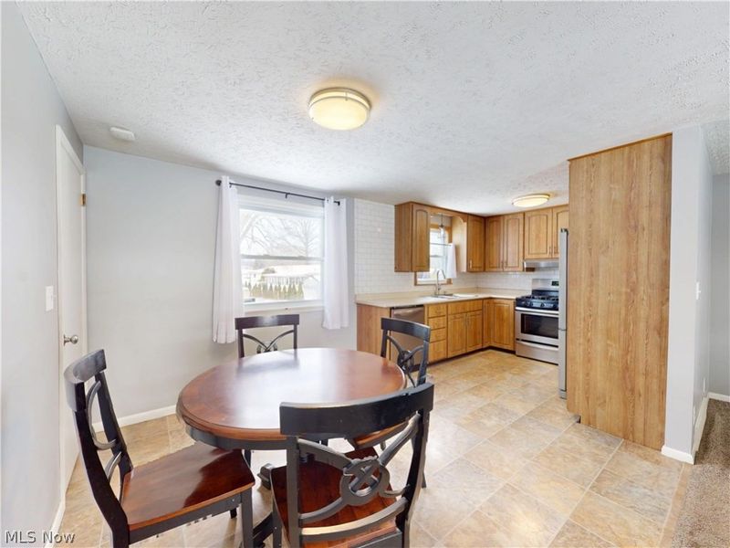 231 Cedar Street N, East Canton, OH 44730 Photo 3