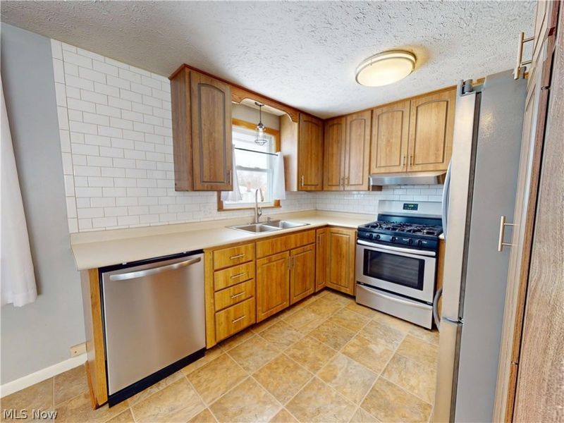 231 Cedar Street N, East Canton, OH 44730 Photo 5