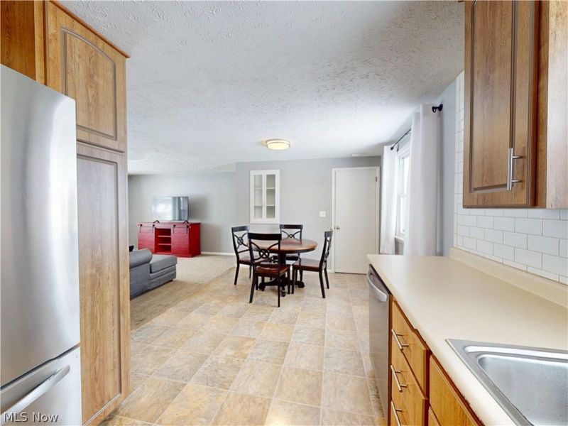 231 Cedar Street N, East Canton, OH 44730 Photo 6