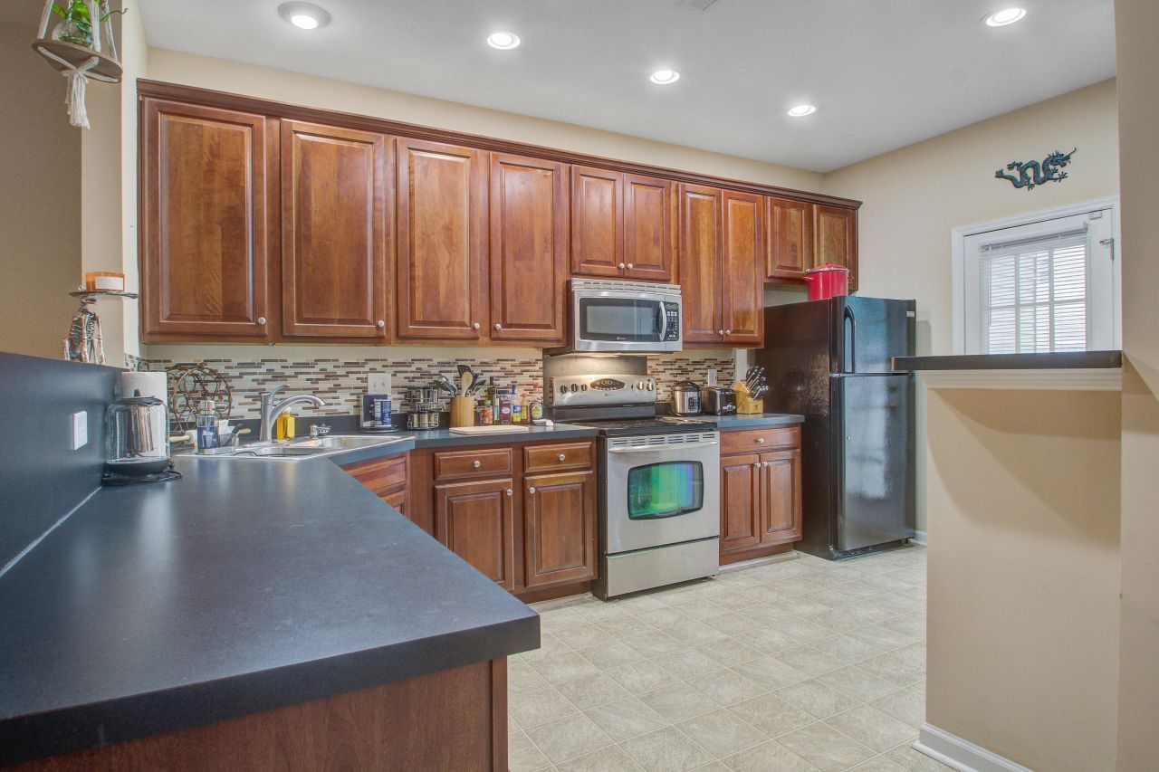 172 Dorothy Drive Photo 10