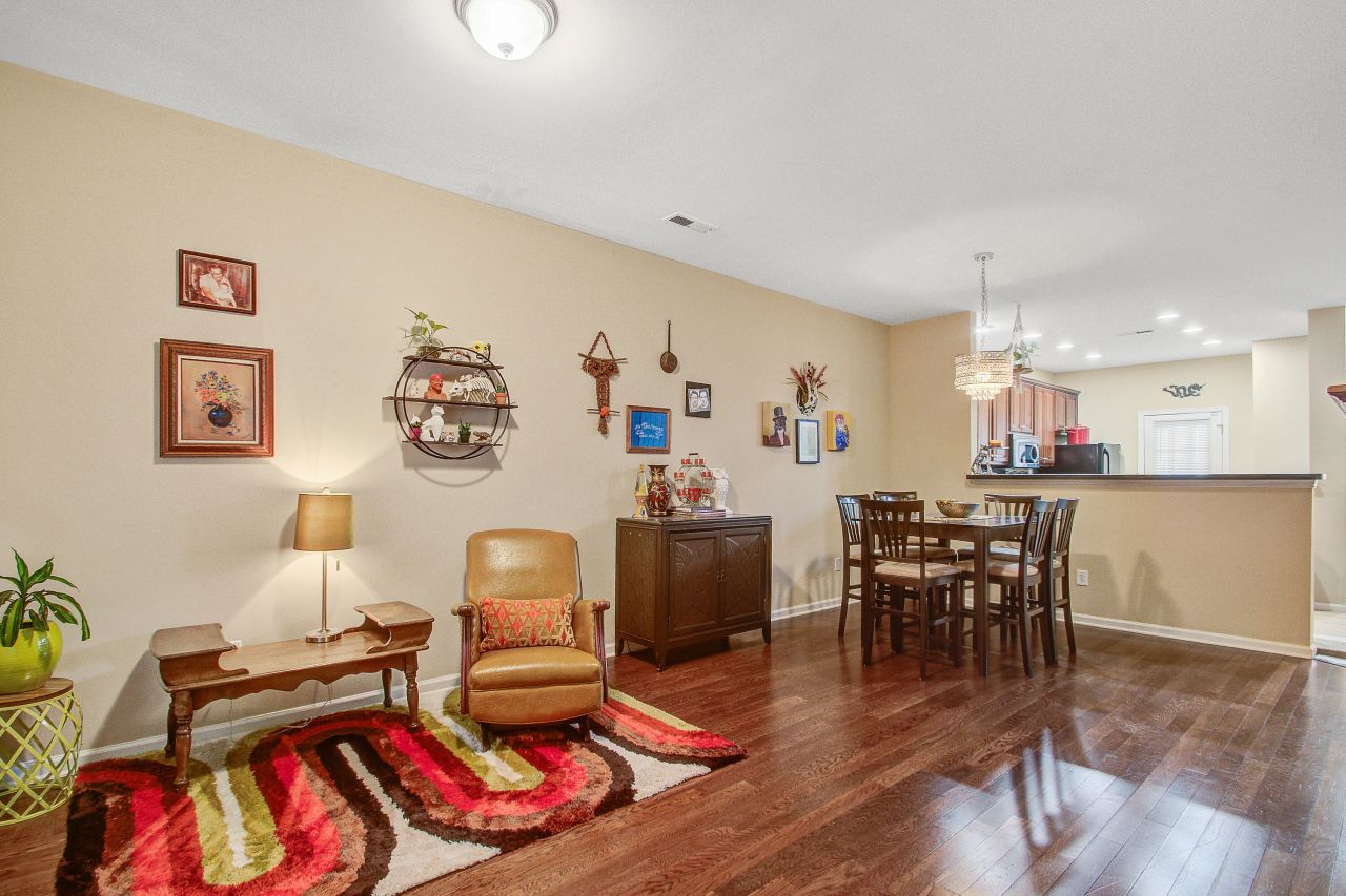 172 Dorothy Drive Photo 5