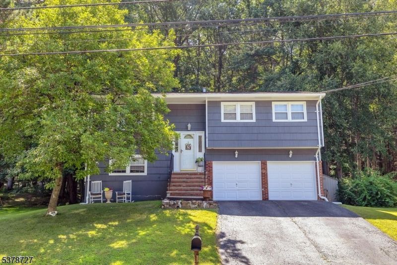 44 Deer Path Dr, Mount Olive, NJ 07836 Main Photo