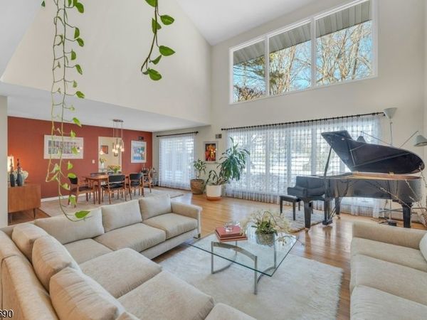 566 Faletti Way, River Vale, NJ 07675